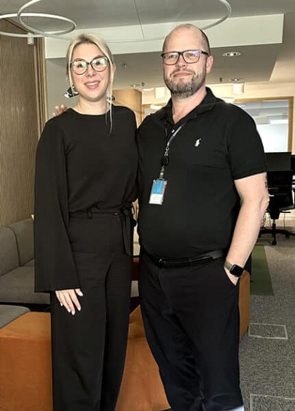 Thomas Frandsen Røjkjær fra Systematic sammen med kollega til Systematic Day hos Conscensia i Warszawa.